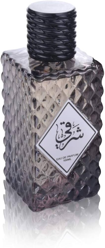الصورة الأصلية لعطر شرقي على خلفية بيضاء
